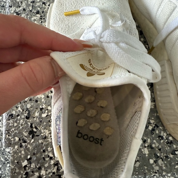 Adidas Womens White Sneakers with Snakeskin Accents - Picture 6 of 11